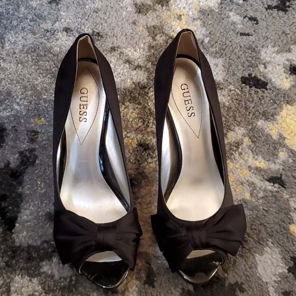 Guess Heels - Picture 3 of 4